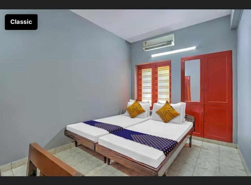 Ss Kkp Tourist Home Thiruvananthapuram Esterno foto
